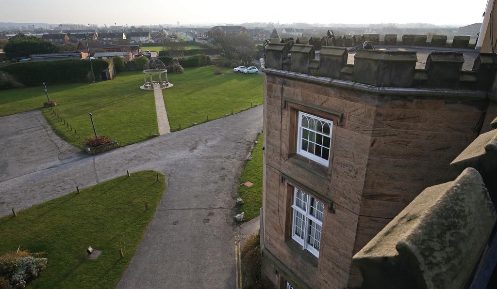Leasowe Castle Hotel Moreton  Bagian luar foto