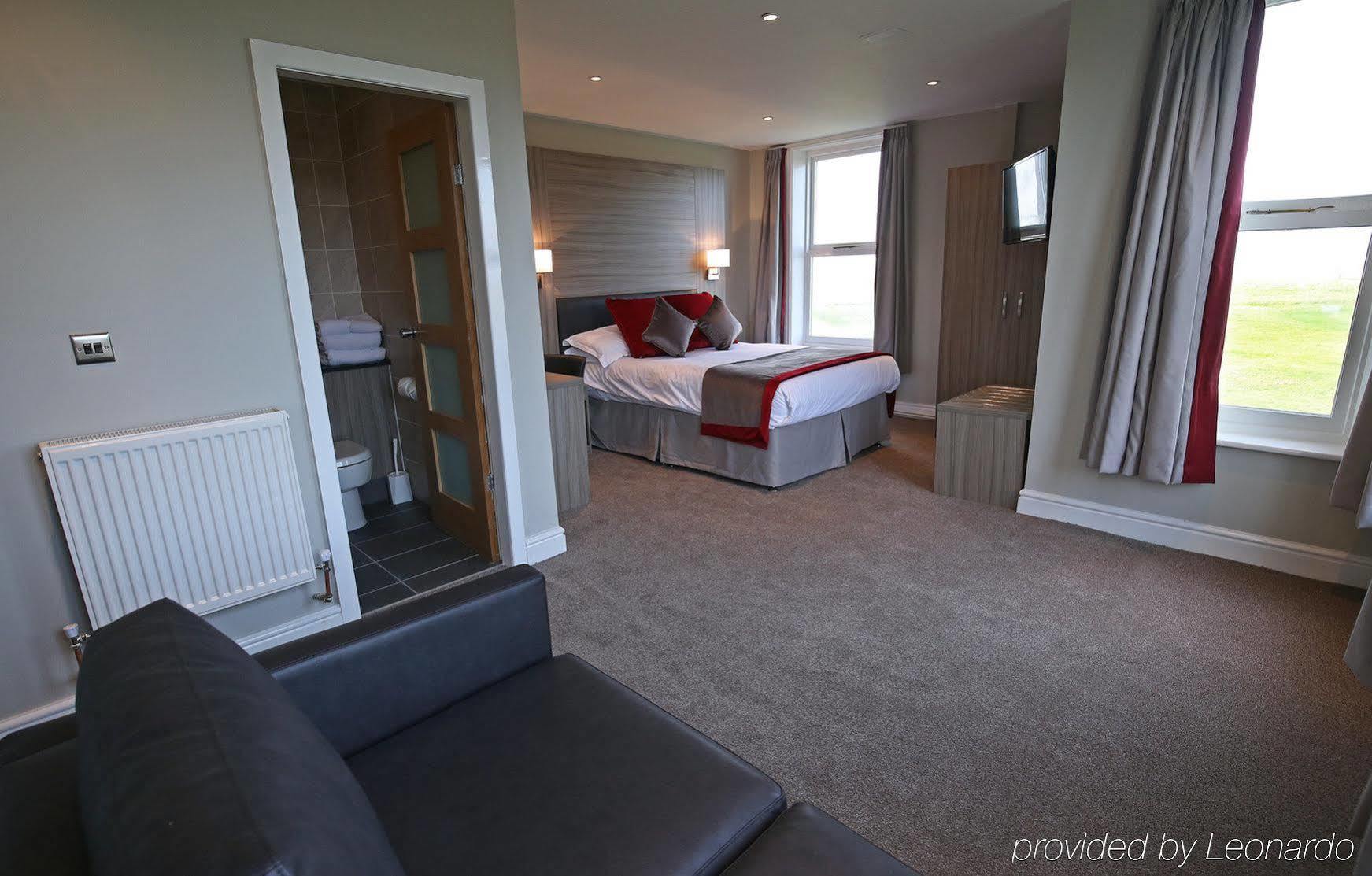 Leasowe Castle Hotel Moreton  Bagian luar foto